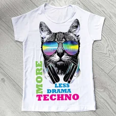 Тениска с печат Less drama, More techno Тениска с печат Less drama, More techno